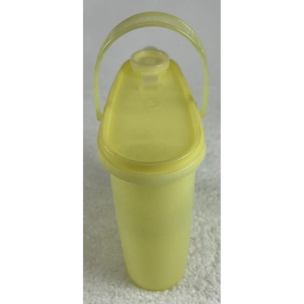 Tupperware vintage 587